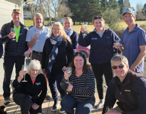 Hunters Stream Community Group receives $10 000 environmental award